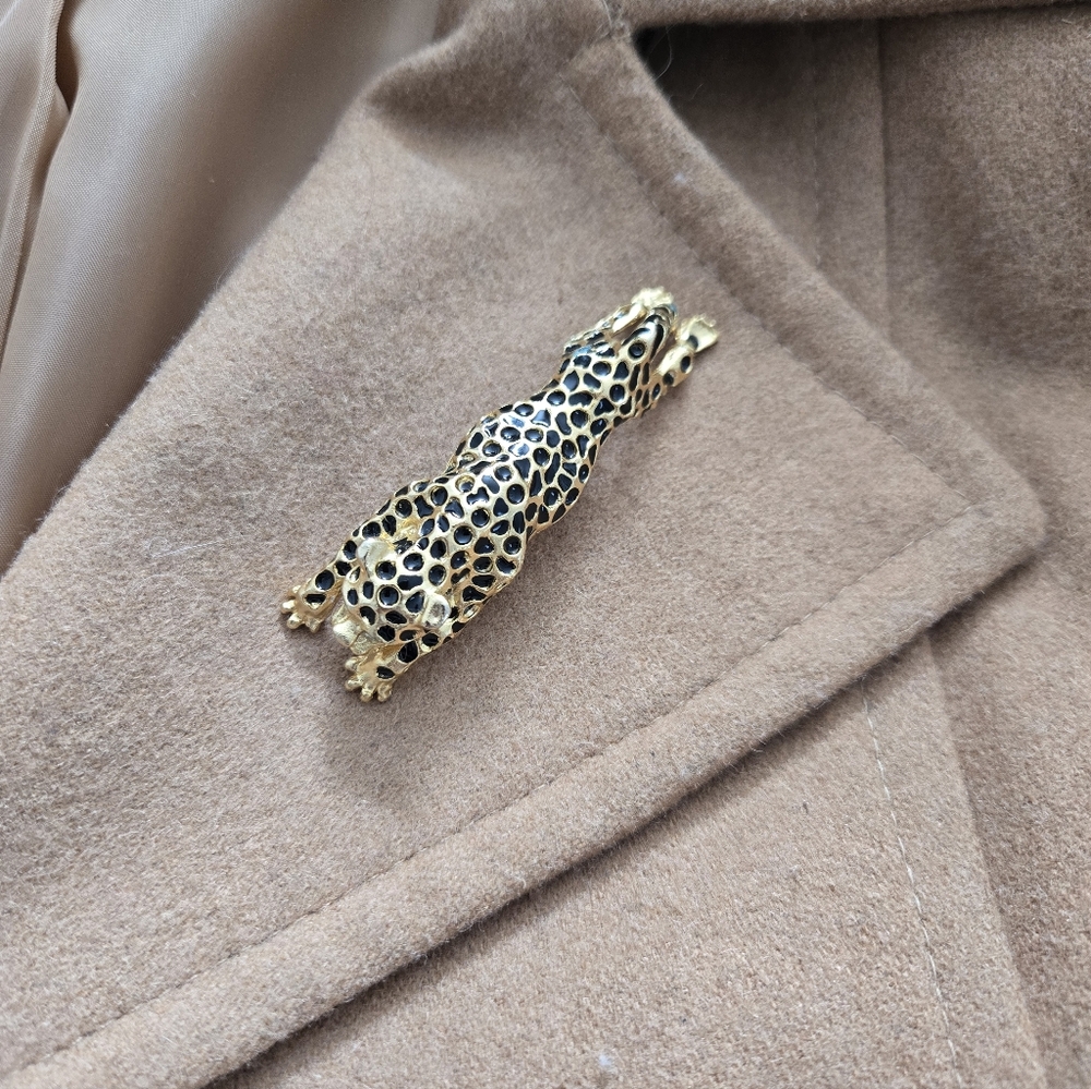 Gold Tone Jaguar Brooch